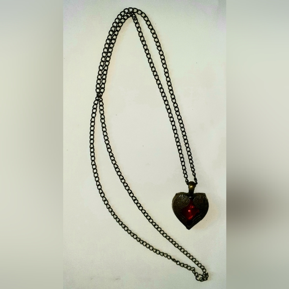 $2/20! Heart & angel wings pendant, ruby red gem and brass metal - Picture 8 of 13